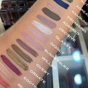 Younique Liquid Shadow in overt